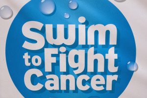 Cifci en Slikker zwemmen samen tegen kanker